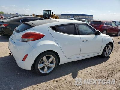 Trzecie zdjęcie samochodu z tyłu: 2013 HYUNDAI VELOSTER VIN:KMHTC6AD0DU109674 - miniatura