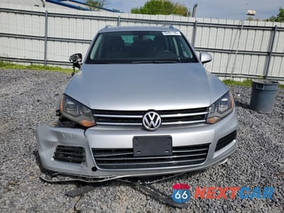 Piąte zdjęcie samochodu w środku: 2011 VOLKSWAGEN TOUAREG V6 TDI VIN:WVGFK9BP7BD002726 - miniatura