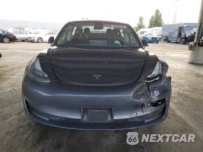 Piąte zdjęcie samochodu w środku: 2018 TESLA MODEL 3 VIN:5YJ3E1EB7JF093276 - miniatura