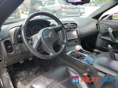 Zdjęcie 8 z 12 samochodu: 2005 CHEVROLET CORVETTE VIN:1G1YY24U955105420 - miniatura