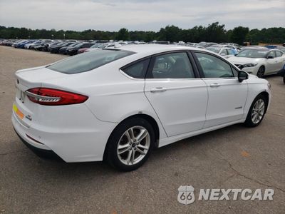 Trzecie zdjęcie samochodu z tyłu: 2019 FORD FUSION SE VIN:3FA6P0LU7KR124831 - miniatura