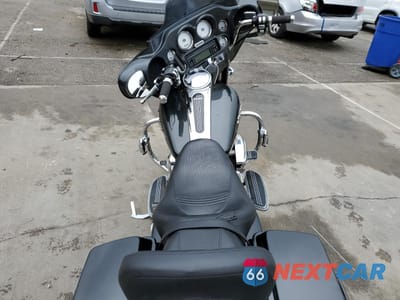 Zdjęcie 6 z 9 samochodu: 2007 HARLEY-DAVIDSON FLHX VIN:1HD1KB4127Y636099 - miniatura