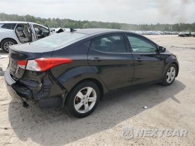 Trzecie zdjęcie samochodu z tyłu: 2013 HYUNDAI ELANTRA GLS VIN:5NPDH4AE1DH439552 - miniatura