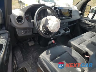 Zdjęcie 8 z 12 samochodu: 2024 MERCEDES-BENZ SPRINTER 2500 VIN:W1Y4NBVY5RT166017 - miniatura