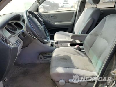 Zdjęcie 7 z 13 samochodu: 2004 TOYOTA HIGHLANDER VIN:JTEEP21A140030226 - miniatura