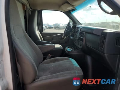 Zdjęcie 11 z 15 samochodu: 2015 GMC SAVANA CUTAWAY G3500 VIN:1GD374CG1F1195145 - miniatura