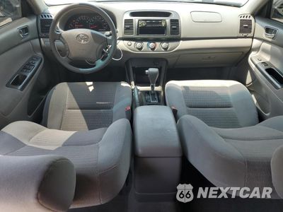 Zdjęcie 8 z 12 samochodu: 2005 TOYOTA CAMRY LE VIN:4T1BE30K55U604894 - miniatura