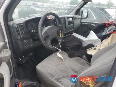 Zdjęcie 8 z 14 samochodu: 2007 GMC SAVANA G3500 VIN:1GTHG352171174044 - miniatura