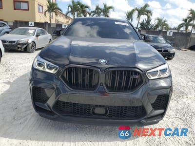 Piąte zdjęcie samochodu w środku: 2021 BMW X6 M VIN:5YMCY0C0XN9K41642 - miniatura