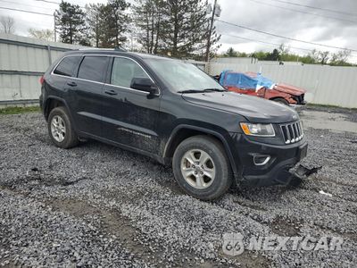 Czwarte zdjęcie samochodu z boku: 2015 JEEP GRAND CHEROKEE LAREDO VIN:1C4RJFAG2FC660003 - miniatura