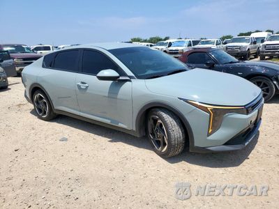 Czwarte zdjęcie samochodu z boku: 2025 KIA K4 EX VIN:3KPFU4DE8SE006604 - miniatura