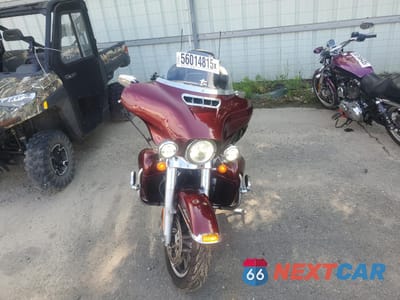 Piąte zdjęcie samochodu w środku: 2015 HARLEY-DAVIDSON FLHTCU ULTRA CLASSIC ELECTRA GLIDE VIN:1HD1FCM19FB676014 - miniatura