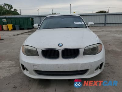 Piąte zdjęcie samochodu w środku: 2012 BMW 128 I VIN:WBAUP7C58CVP23175 - miniatura