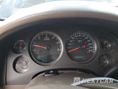 Zdjęcie 9 z 13 samochodu: 2013 CHEVROLET SUBURBAN C1500 LT VIN:1GNSCJE08DR117008 - miniatura