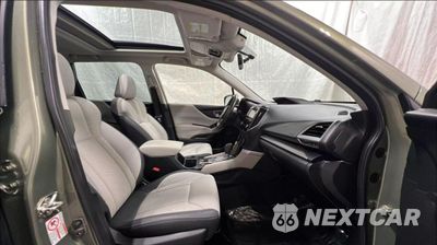 Piąte zdjęcie samochodu w środku: 2020 SUBARU FORESTER PREMIUM VIN:JF2SKAGC9LH514848 - miniatura