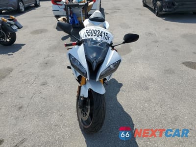 Drugie zdjęcie samochodu z przodu: 2015 YAMAHA YZFR6 C VIN:JYARJ16Y5FA008875 - miniatura