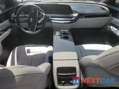 Zdjęcie 8 z 13 samochodu: 2024 CADILLAC LYRIQ LUXURY VIN:1GYKPSRK1RZ104892 - miniatura