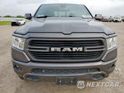 Piąte zdjęcie samochodu w środku: 2019 RAM 1500 BIG HORN/LONE STAR VIN:1C6SRFFT4KN650062 - miniatura