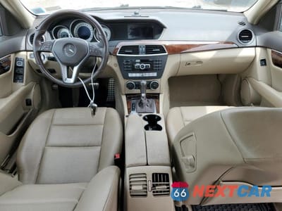 Zdjęcie 8 z 12 samochodu: 2013 MERCEDES-BENZ C 300 4MATIC VIN:WDDGF8AB3DR271699 - miniatura
