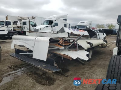 Trzecie zdjęcie samochodu z tyłu: 2022 FORD ECONOLINE E450 SUPER DUTY CUTAWAY VAN VIN:1FDXE4FNXNDC06769 - miniatura