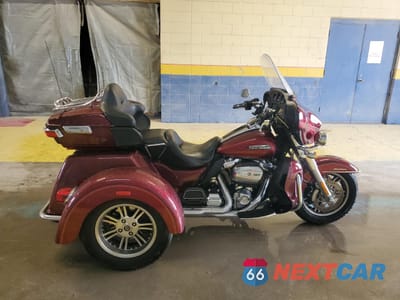 2017 HARLEY-DAVIDSON FLHTCUTG TRI GLIDE ULTRA 1HD1MAD18HB851964 - główne zdjęcie licytacji z USA - miniatura