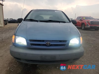 Piąte zdjęcie samochodu w środku: 2000 TOYOTA SIENNA LE VIN:4T3ZF13C8YU292358 - miniatura