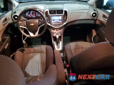 Zdjęcie 8 z 13 samochodu: 2020 CHEVROLET SONIC LT VIN:1G1JD5SB8L4111213 - miniatura