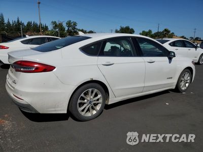 Trzecie zdjęcie samochodu z tyłu: 2019 FORD FUSION SE VIN:3FA6P0LU3KR124860 - miniatura