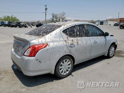 Trzecie zdjęcie samochodu z tyłu: 2015 NISSAN VERSA S VIN:3N1CN7AP5FL879707 - miniatura