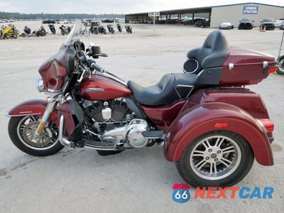 Trzecie zdjęcie samochodu z tyłu: 2016 HARLEY-DAVIDSON FLHTCUTG TRI GLIDE ULTRA VIN:1HD1MAL12GB858232 - miniatura