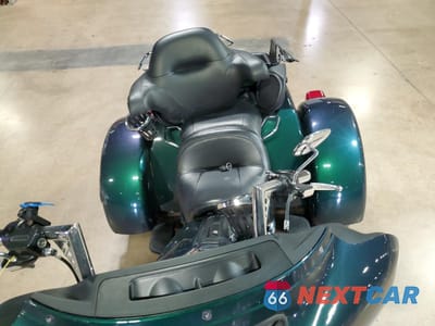 Piąte zdjęcie samochodu w środku: 2021 HARLEY-DAVIDSON FLHTCUTG VIN:1HD1MAF17MB855883 - miniatura