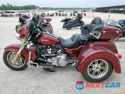 Trzecie zdjęcie samochodu z tyłu: 2017 HARLEY-DAVIDSON FLHTCUTG TRI GLIDE ULTRA VIN:1HD1MAD13HB858143 - miniatura