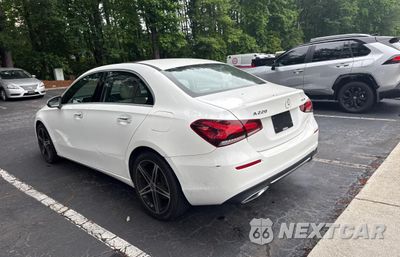Trzecie zdjęcie samochodu z tyłu: 2019 MERCEDES-BENZ A 220 4MATIC VIN:WDD3G4FB9KW026367 - miniatura