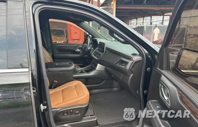 Piąte zdjęcie samochodu w środku: 2021 CHEVROLET SUBURBAN C1500 LS VIN:1GNSCBKD9MR480205 - miniatura