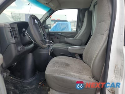 Zdjęcie 7 z 15 samochodu: 2015 GMC SAVANA CUTAWAY G3500 VIN:1GD374CG1F1195145 - miniatura