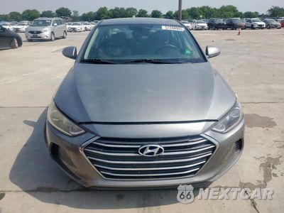 Piąte zdjęcie samochodu w środku: 2018 HYUNDAI ELANTRA SEL VIN:KMHD84LF2JU632800 - miniatura