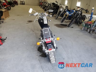 Czwarte zdjęcie samochodu z boku: 2005 SUZUKI VS800 GLP VIN:JS1VS52A252100965 - miniatura