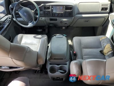 Zdjęcie 8 z 15 samochodu: 2005 FORD EXCURSION XLT VIN:1FMSU41P35EC93673 - miniatura