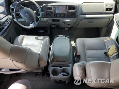 Zdjęcie 8 z 15 samochodu: 2005 FORD EXCURSION XLT VIN:1FMSU41P35EC93673 - miniatura