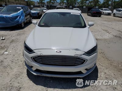 Piąte zdjęcie samochodu w środku: 2017 FORD FUSION SE HYBRID VIN:3FA6P0LU7HR410140 - miniatura