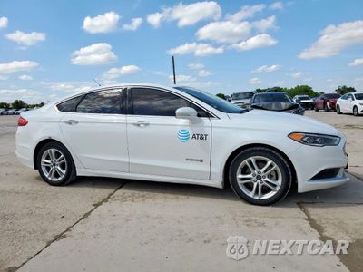 Czwarte zdjęcie samochodu z boku: 2018 FORD FUSION SE HYBRID VIN:3FA6P0LU2JR118644 - miniatura