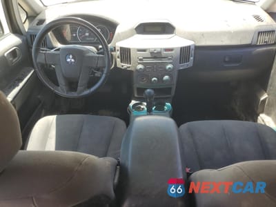 Zdjęcie 8 z 15 samochodu: 2004 MITSUBISHI ENDEAVOR LS VIN:4A4MN21S54E138777 - miniatura