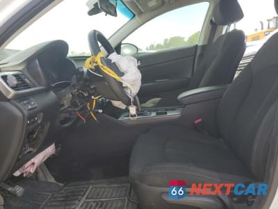 Zdjęcie 7 z 12 samochodu: 2019 KIA OPTIMA LX VIN:5XXGT4L34KG336416 - miniatura