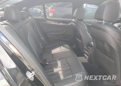 Zdjęcie 6 z 10 samochodu: 2019 BMW 540 I VIN:WBAJE5C5XKWW07496 - miniatura