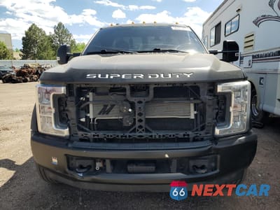 Piąte zdjęcie samochodu w środku: 2017 FORD F450 SUPER DUTY VIN:1FDUF4GTXHEC48225 - miniatura