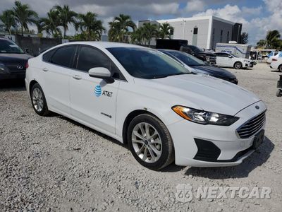 Czwarte zdjęcie samochodu z boku: 2019 FORD FUSION SE VIN:3FA6P0LU7KR184060 - miniatura