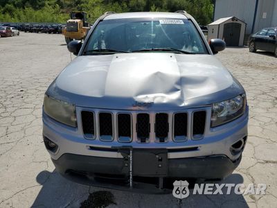 Piąte zdjęcie samochodu w środku: 2017 JEEP COMPASS SPORT VIN:1C4NJCBAXHD166993 - miniatura