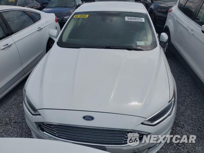 Piąte zdjęcie samochodu w środku: 2017 FORD FUSION SE HYBRID VIN:3FA6P0LU5HR410122 - miniatura