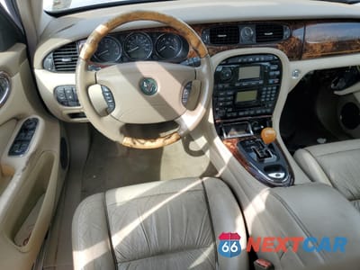 Zdjęcie 8 z 12 samochodu: 2004 JAGUAR VANDENPLAS VIN:SAJEA74C14SG02291 - miniatura