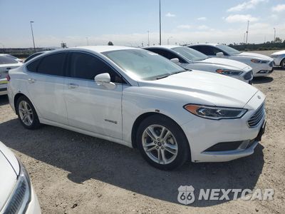 Czwarte zdjęcie samochodu z boku: 2018 FORD FUSION SE HYBRID VIN:3FA6P0LU1JR278613 - miniatura
